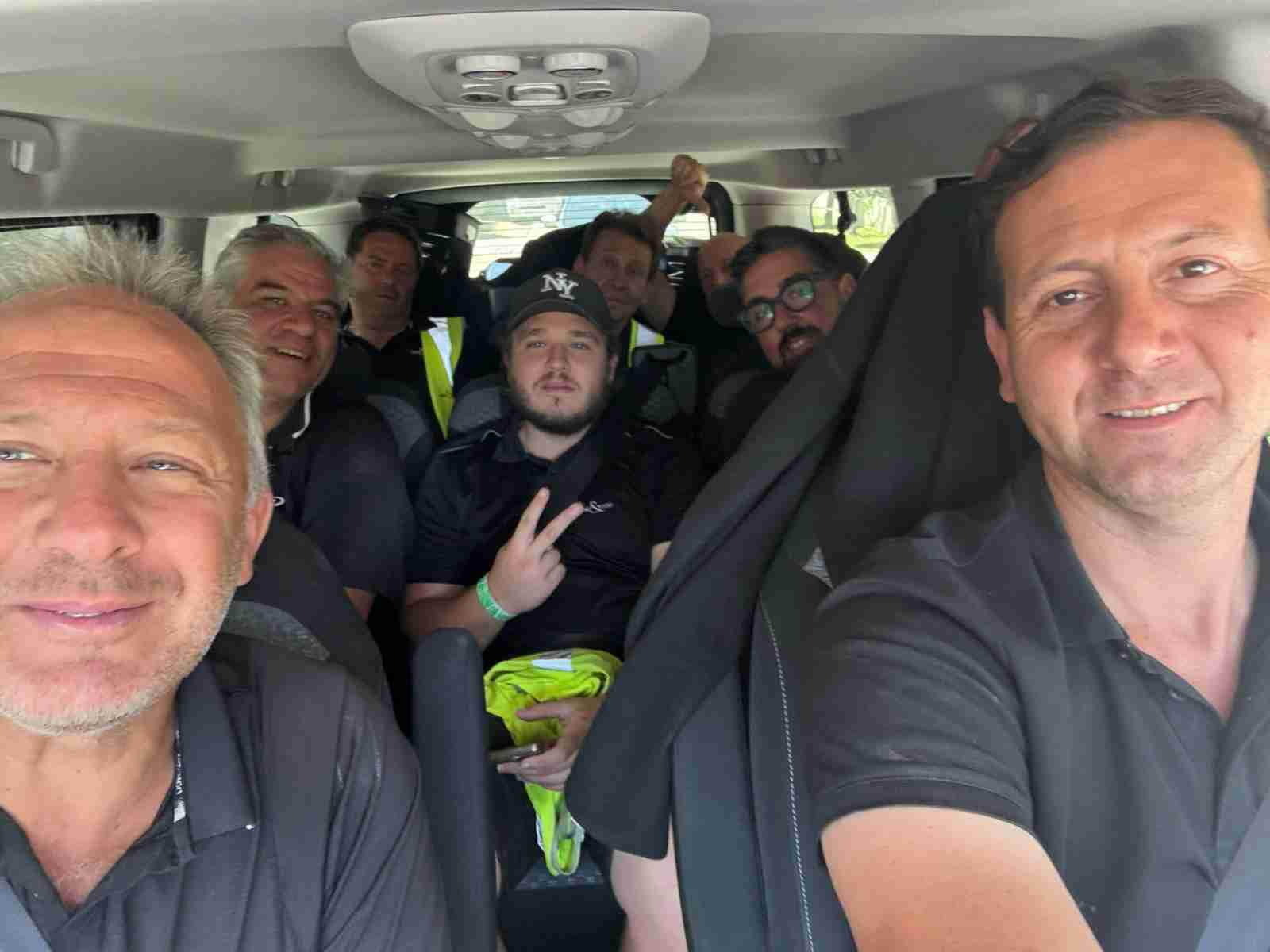 Équipe d'installateurs Look&Loo